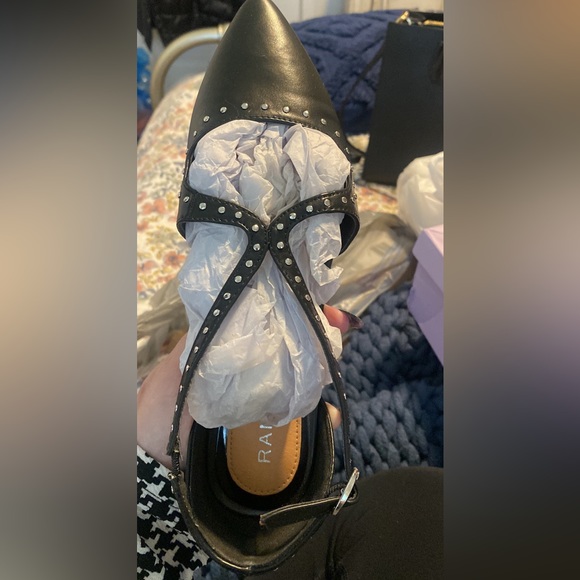 Women’s size 8 flats - Picture 1 of 2